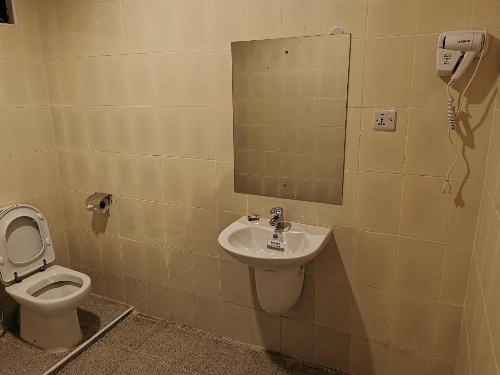 Crown Hotel image 3