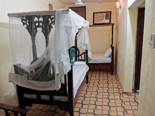Crown Hotel image 6